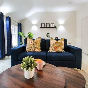  Apartment Luxurious 2 Bedroom In Centre