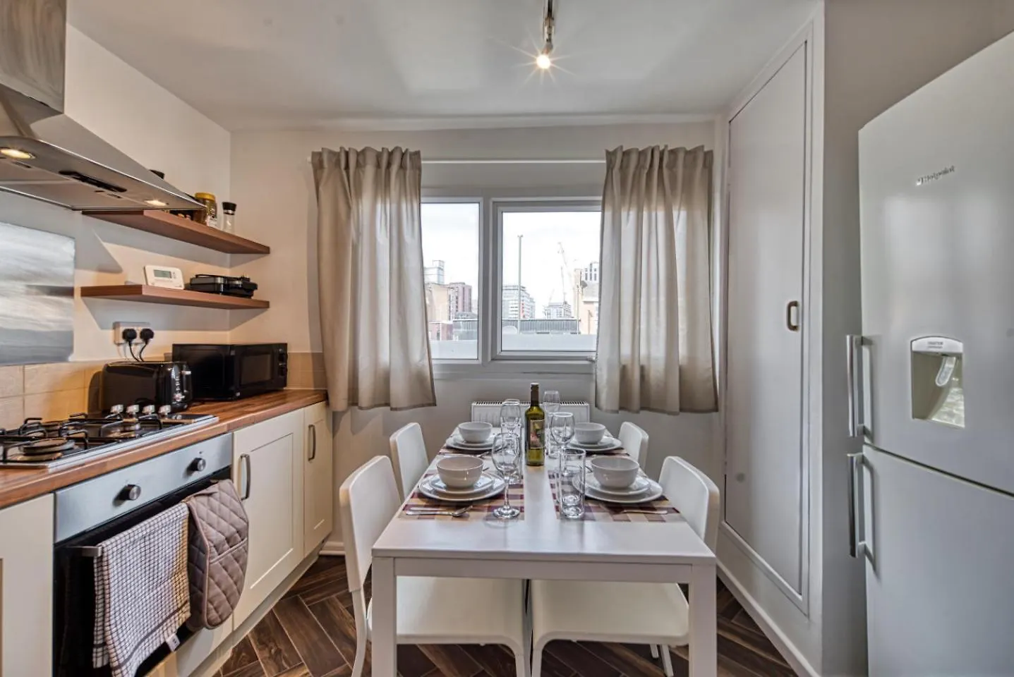 Central Nottingham 3 Bed House With Driveway 0*,  United Kingdom